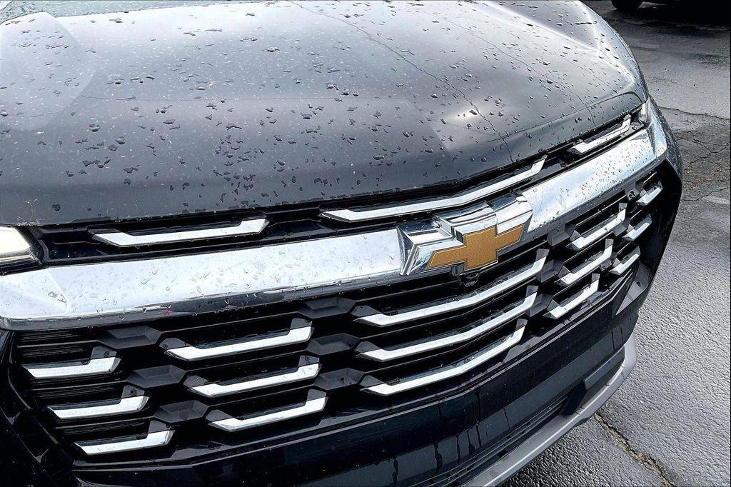 used 2025 Chevrolet Equinox car, priced at $24,883