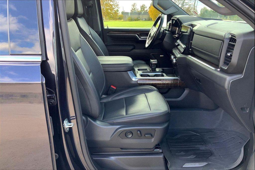 used 2023 GMC Sierra 1500 car, priced at $42,137