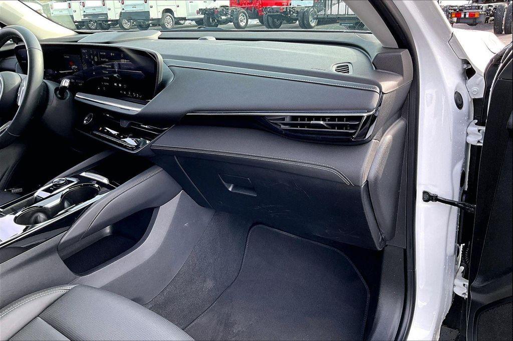 used 2025 Buick Envision car, priced at $24,917