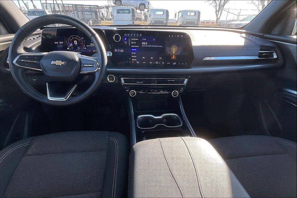 used 2024 Chevrolet Traverse car, priced at $34,206