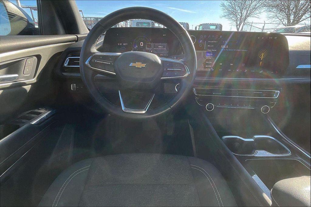 used 2024 Chevrolet Traverse car, priced at $34,206