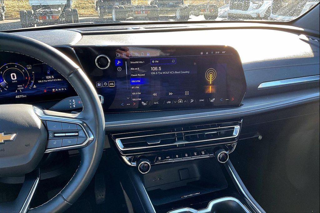 used 2024 Chevrolet Traverse car, priced at $34,206