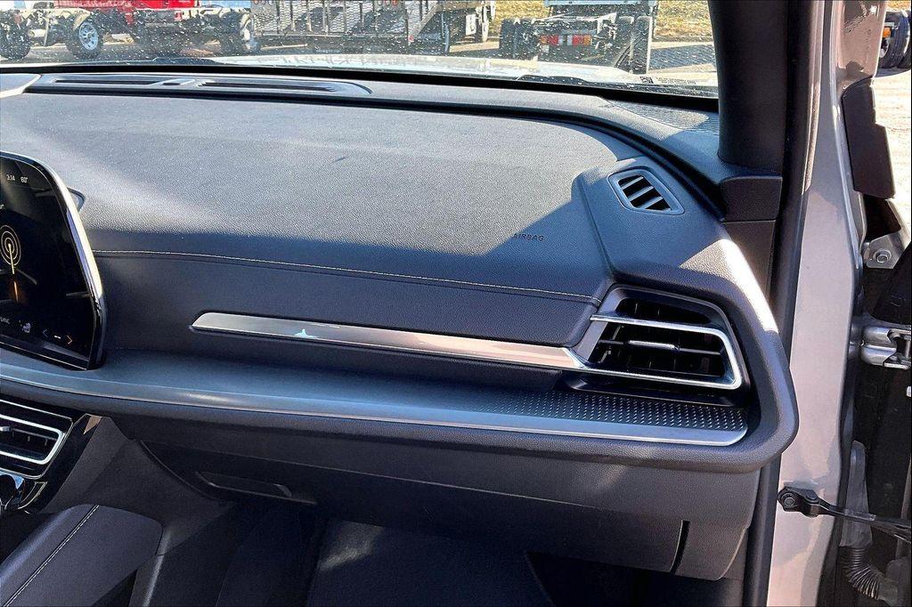 used 2024 Chevrolet Traverse car, priced at $34,206