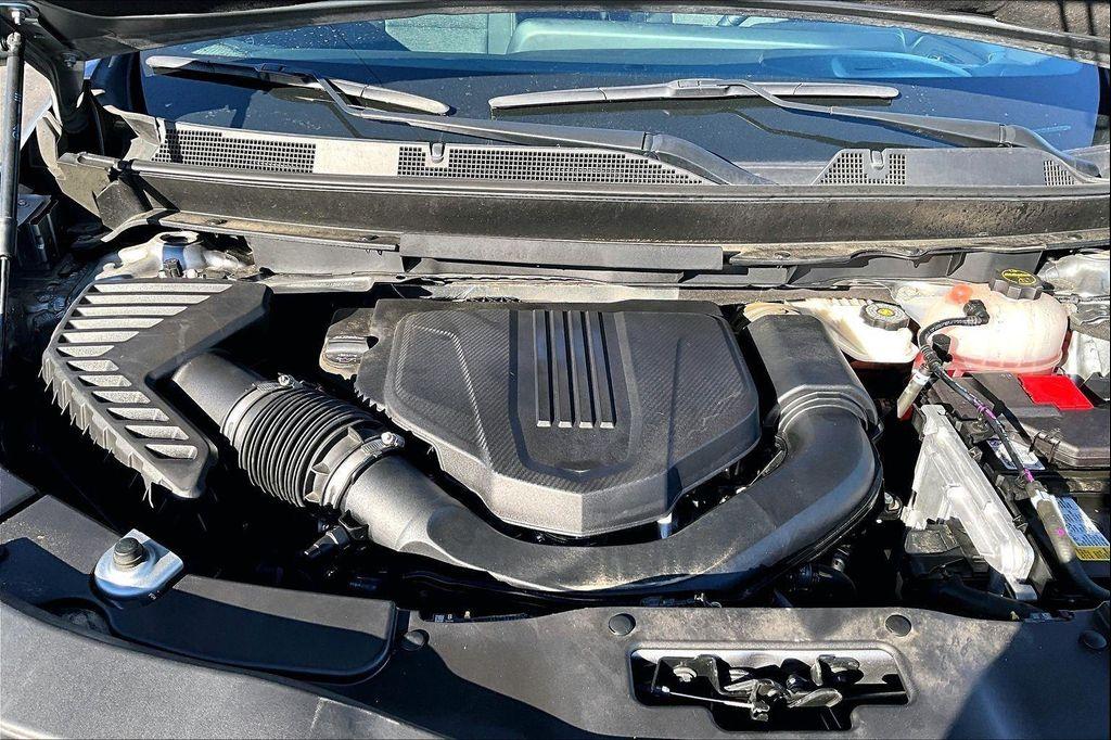 used 2024 Chevrolet Traverse car, priced at $34,206