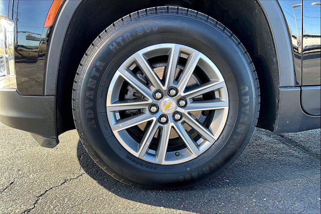 used 2023 Chevrolet Traverse car, priced at $29,483