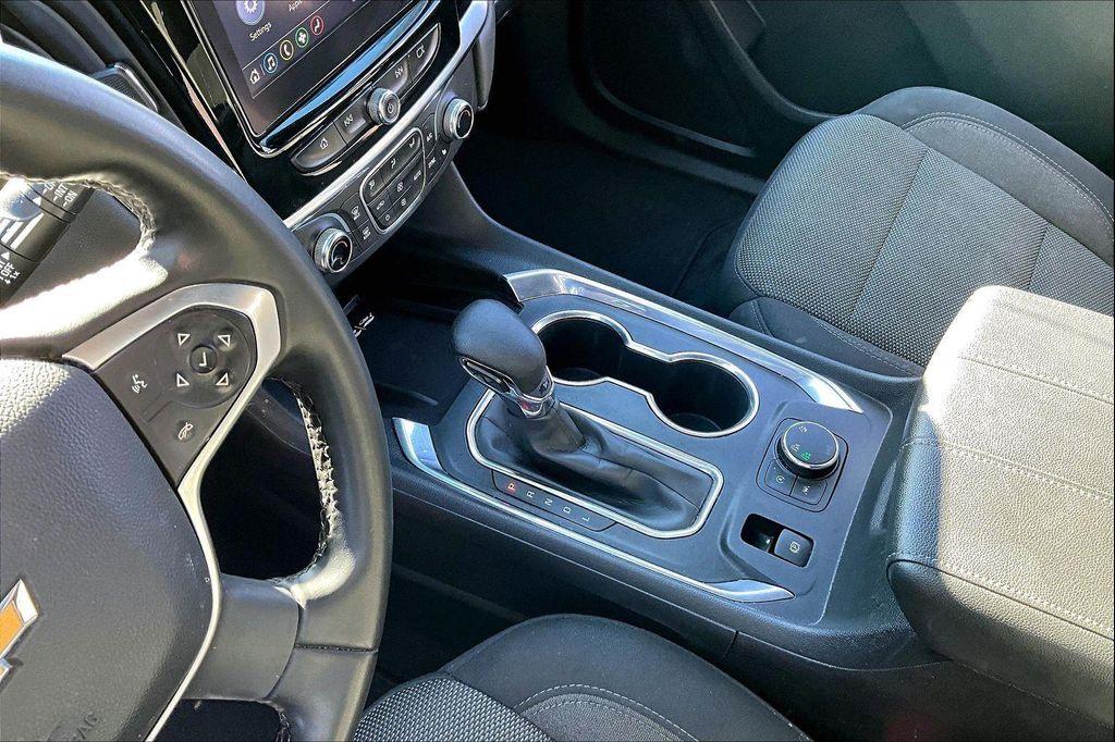 used 2023 Chevrolet Traverse car, priced at $29,483