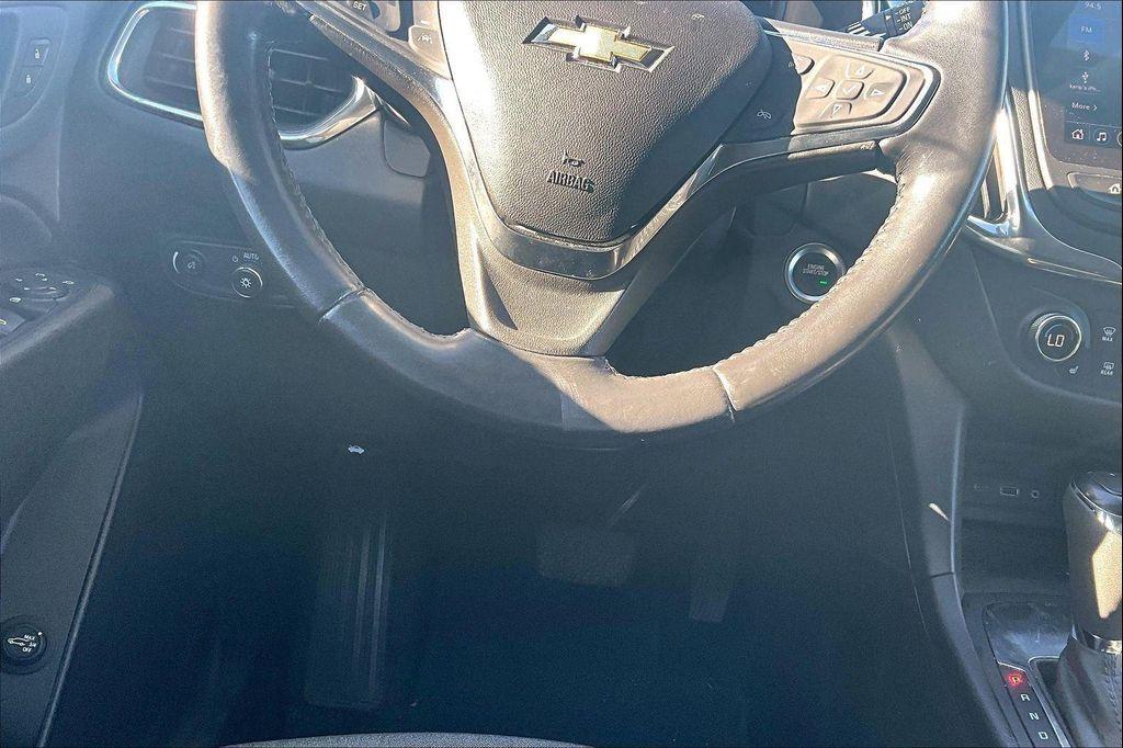 used 2021 Chevrolet Equinox car, priced at $17,581