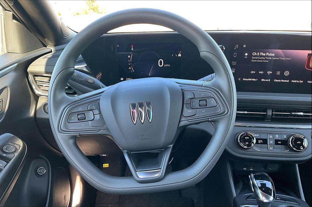 new 2025 Buick Envista car, priced at $24,610