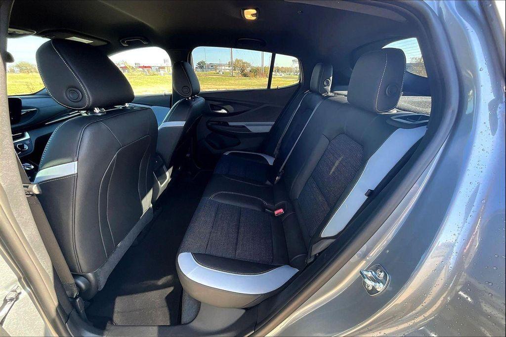 new 2025 Buick Envista car, priced at $24,610