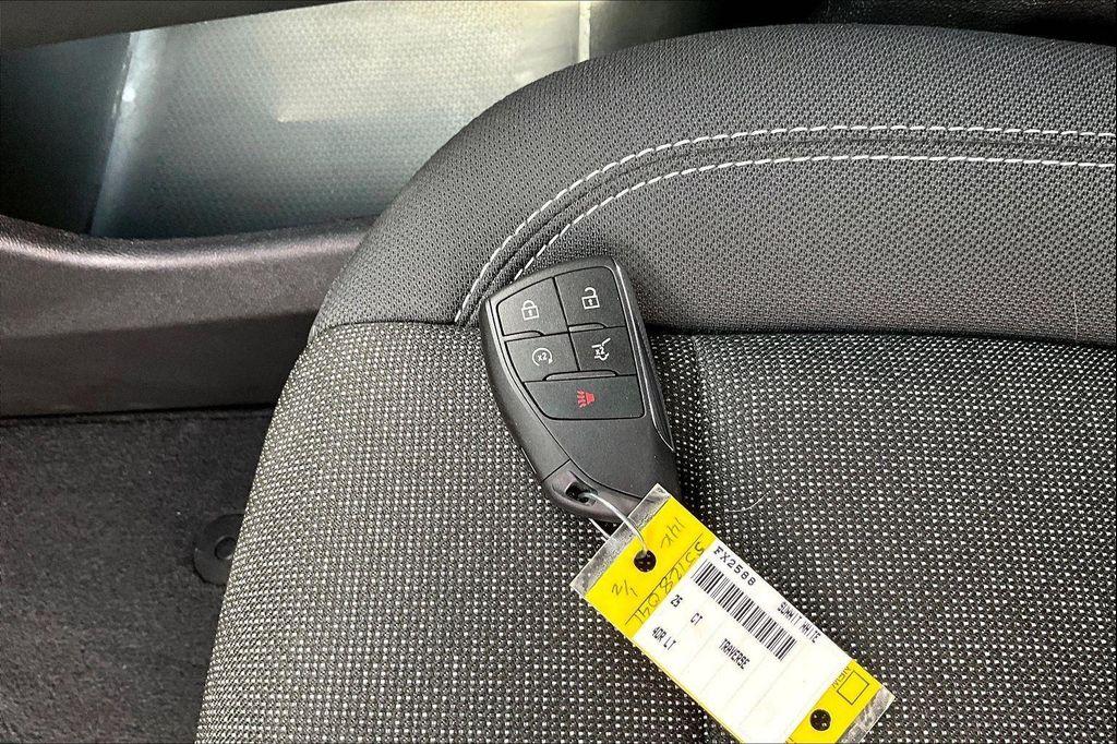 used 2025 Chevrolet Traverse car, priced at $34,214