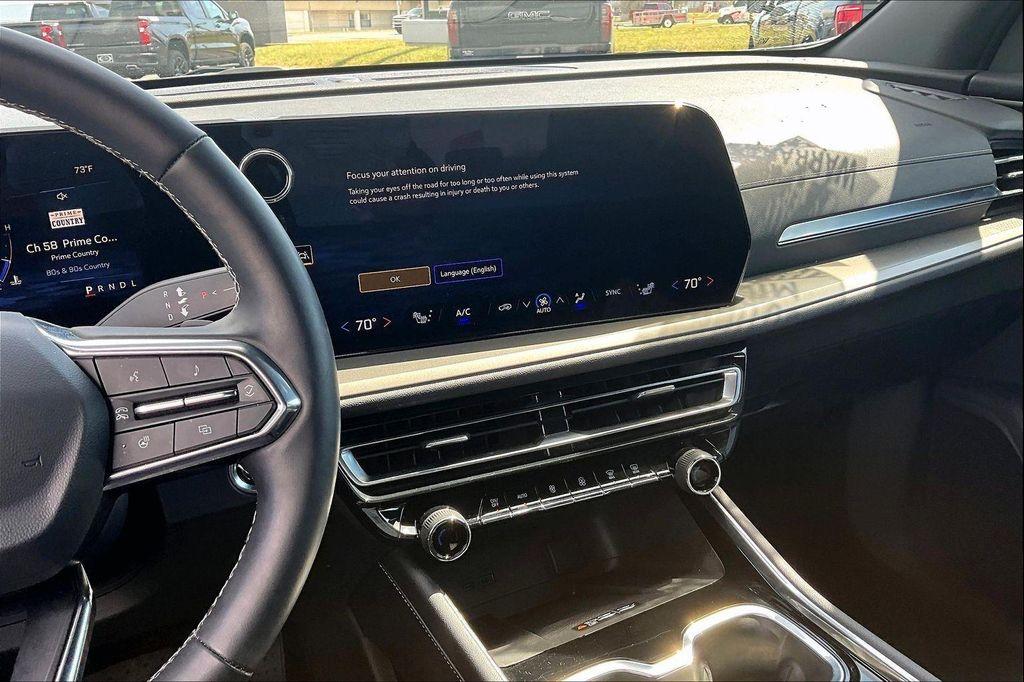 used 2025 Chevrolet Traverse car, priced at $34,214