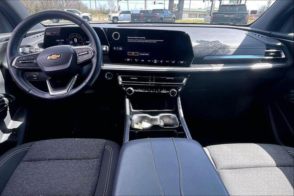 used 2025 Chevrolet Traverse car, priced at $34,214