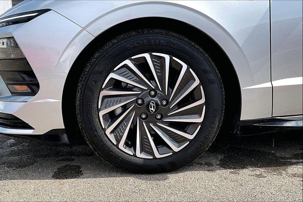 used 2025 Hyundai Sonata Hybrid car, priced at $25,375