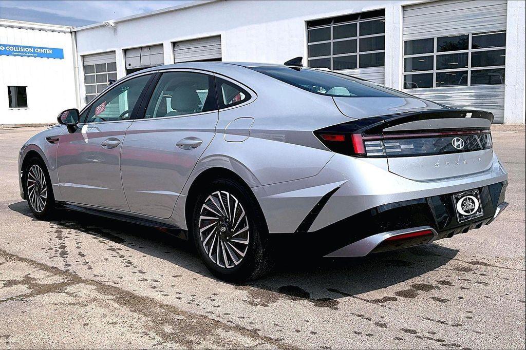 used 2025 Hyundai Sonata Hybrid car, priced at $25,375