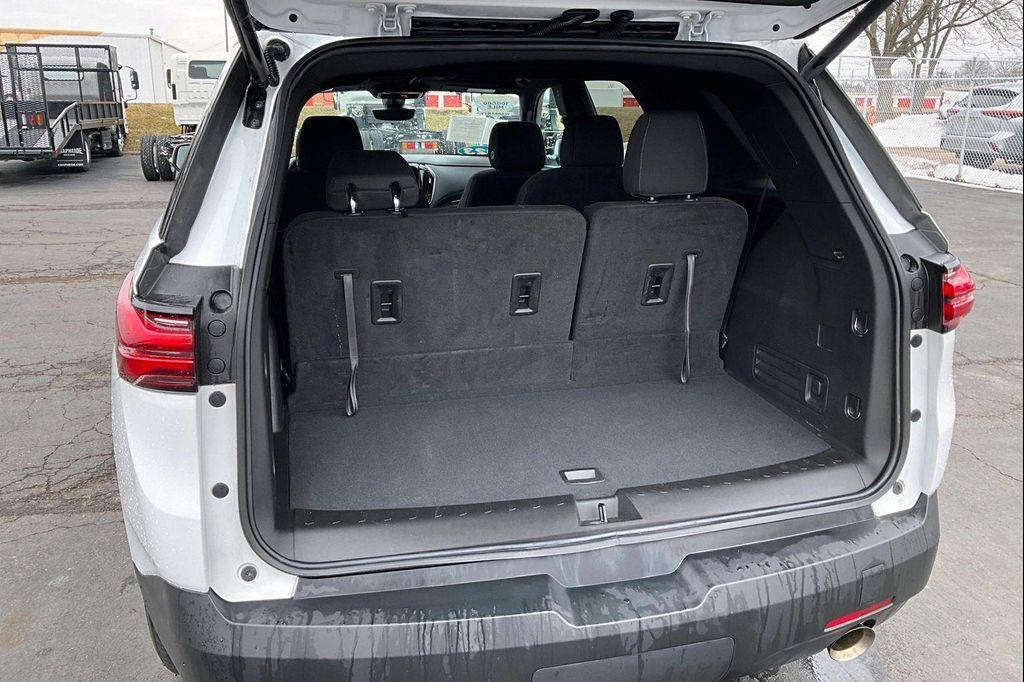 used 2023 Chevrolet Traverse car, priced at $26,997