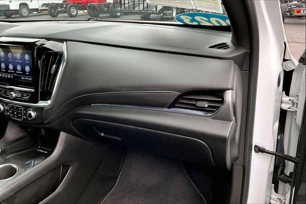 used 2023 Chevrolet Traverse car, priced at $26,997