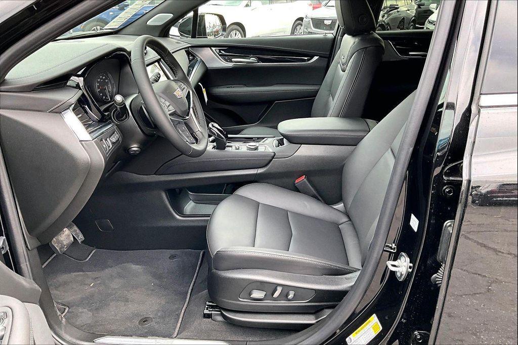 new 2026 Cadillac XT5 car, priced at $61,095