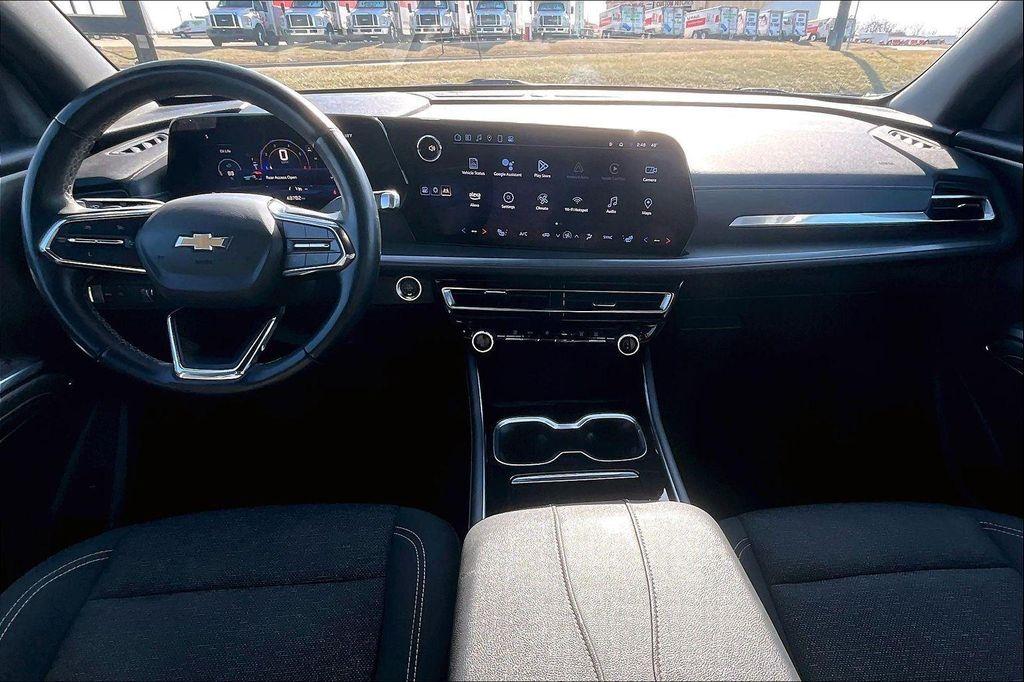 used 2024 Chevrolet Traverse car, priced at $30,524