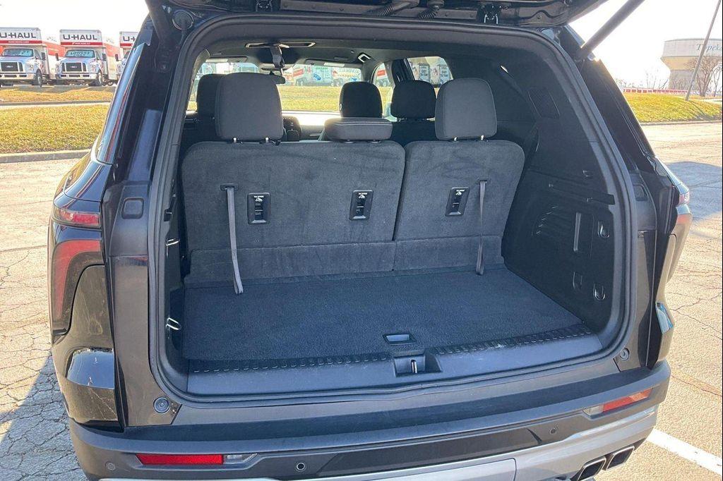 used 2024 Chevrolet Traverse car, priced at $30,524