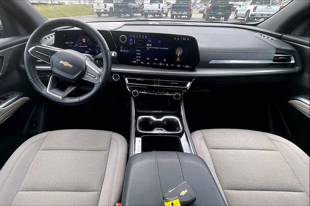 used 2025 Chevrolet Traverse car, priced at $33,783