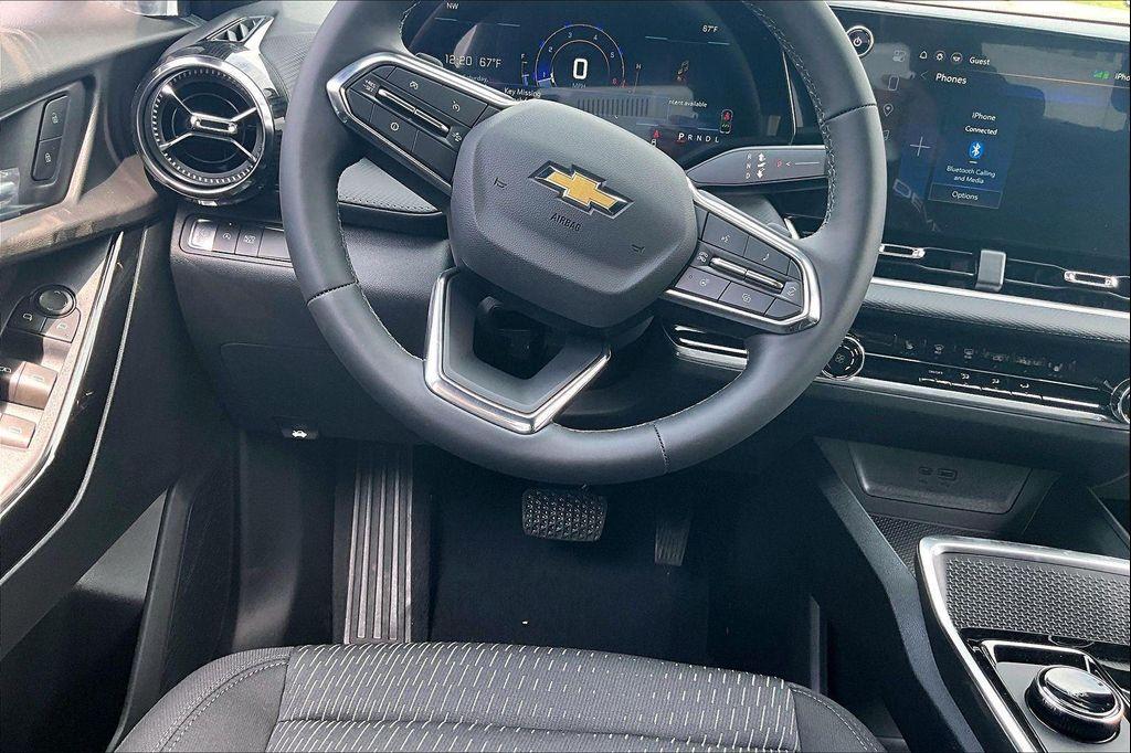 new 2026 Chevrolet Equinox car, priced at $31,494