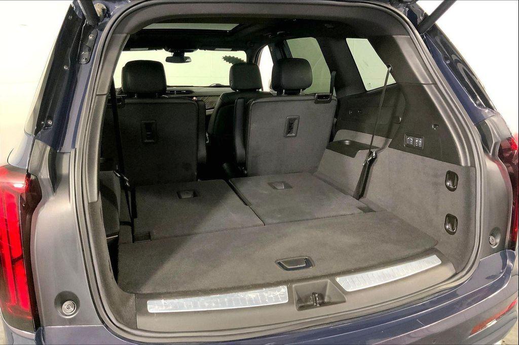 used 2025 Cadillac XT6 car, priced at $45,122