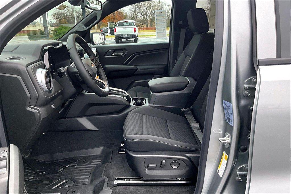 new 2026 Chevrolet Colorado car, priced at $43,090