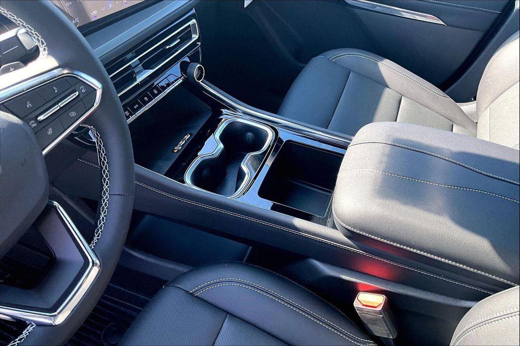 new 2026 Chevrolet Traverse car, priced at $50,365