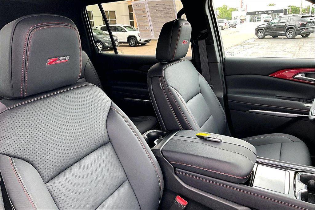 used 2026 Chevrolet Traverse car, priced at $48,632