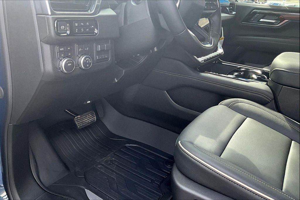 new 2026 GMC Yukon XL car, priced at $85,175