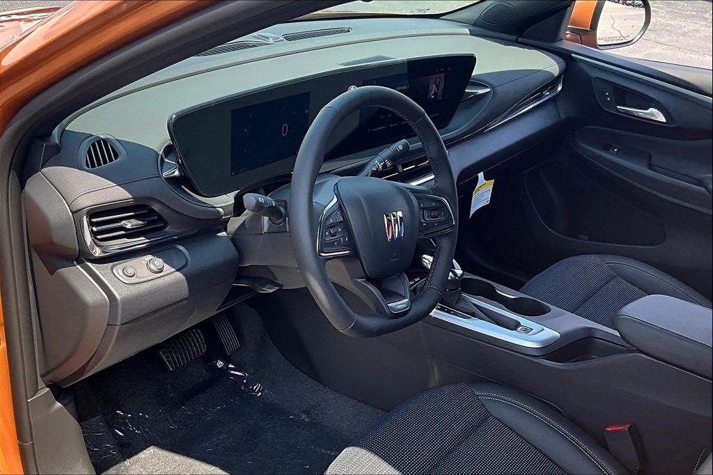 new 2025 Buick Envista car, priced at $24,750