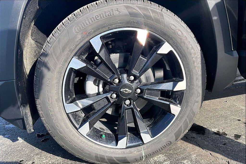 new 2026 Chevrolet Equinox car, priced at $38,165