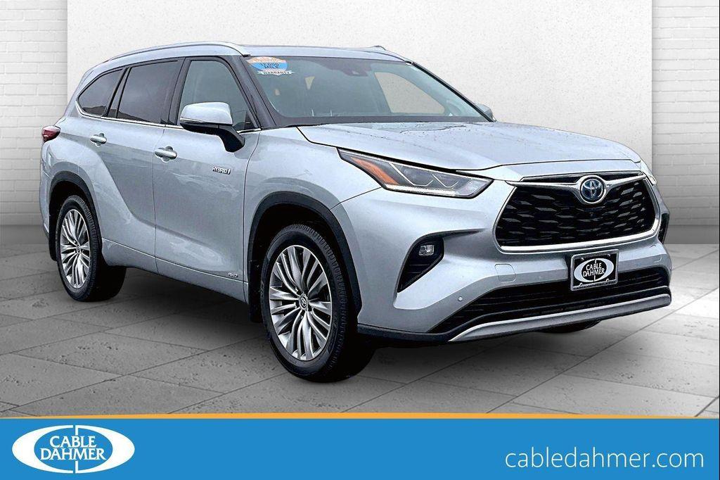 used 2021 Toyota Highlander Hybrid car, priced at $39,000