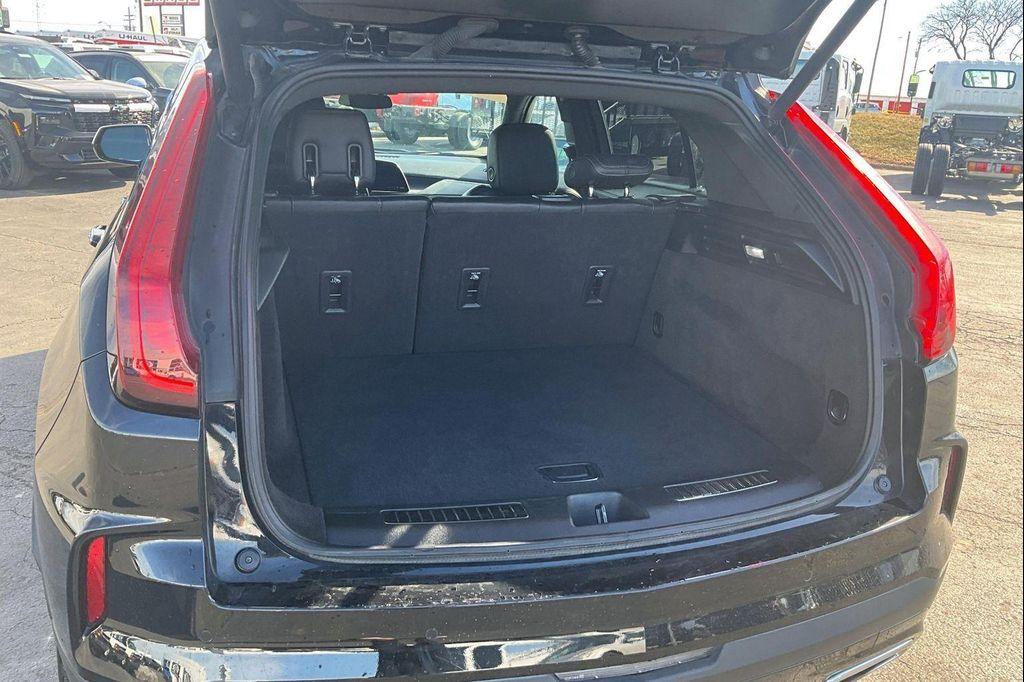 used 2024 Cadillac XT4 car, priced at $26,620