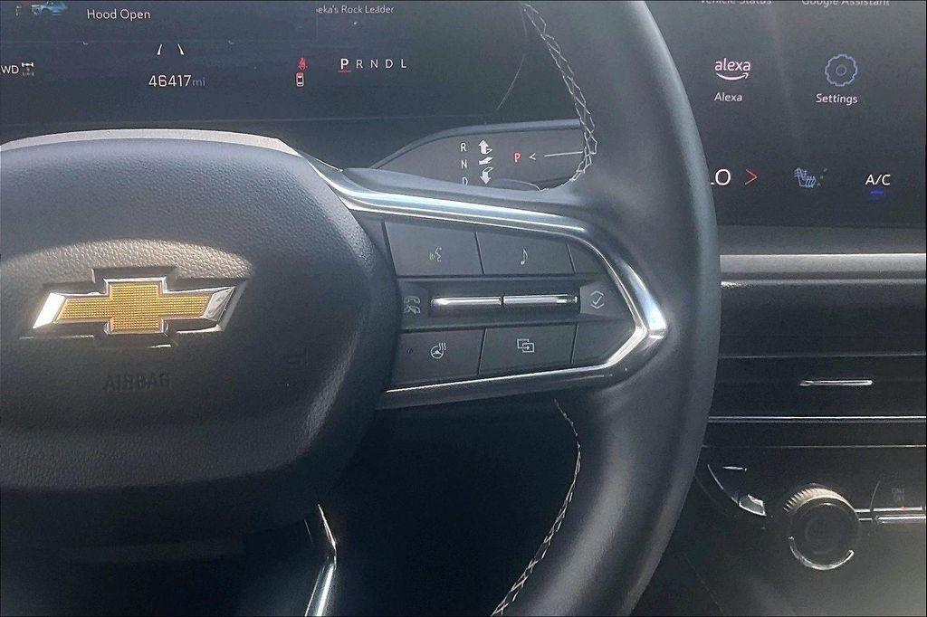 used 2024 Chevrolet Traverse car, priced at $31,194