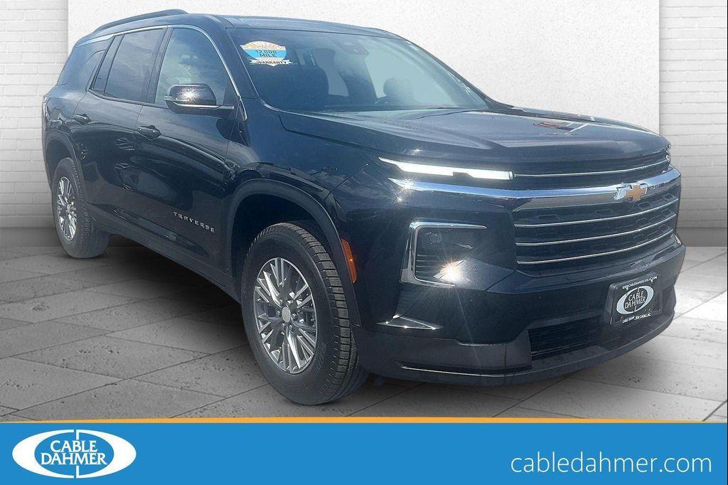 used 2024 Chevrolet Traverse car, priced at $31,194