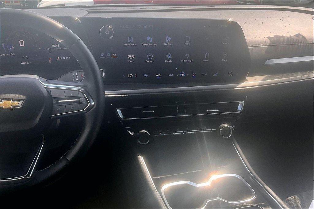 used 2024 Chevrolet Traverse car, priced at $31,194