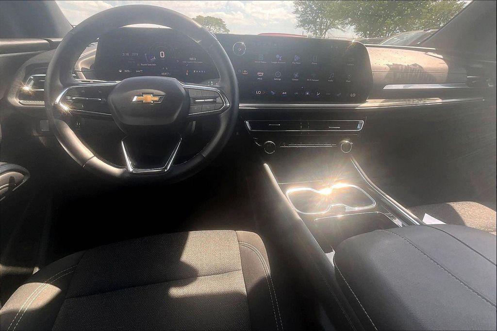 used 2024 Chevrolet Traverse car, priced at $31,194