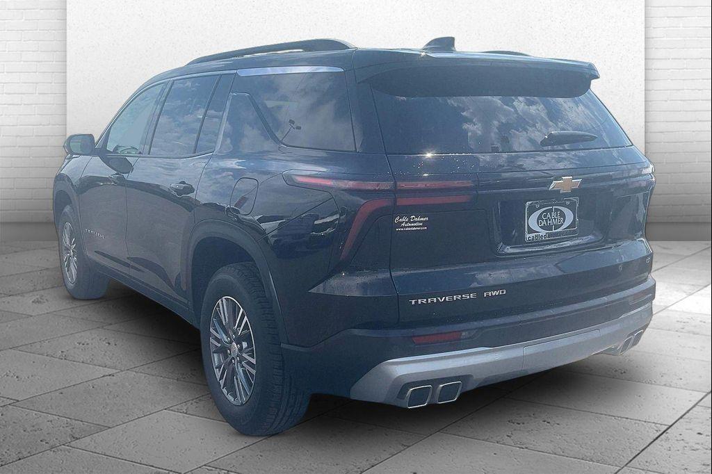 used 2024 Chevrolet Traverse car, priced at $31,194