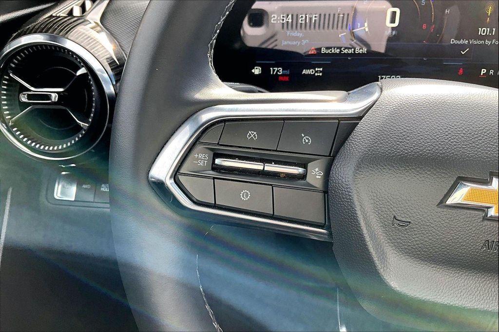 used 2025 Chevrolet Equinox car, priced at $25,569