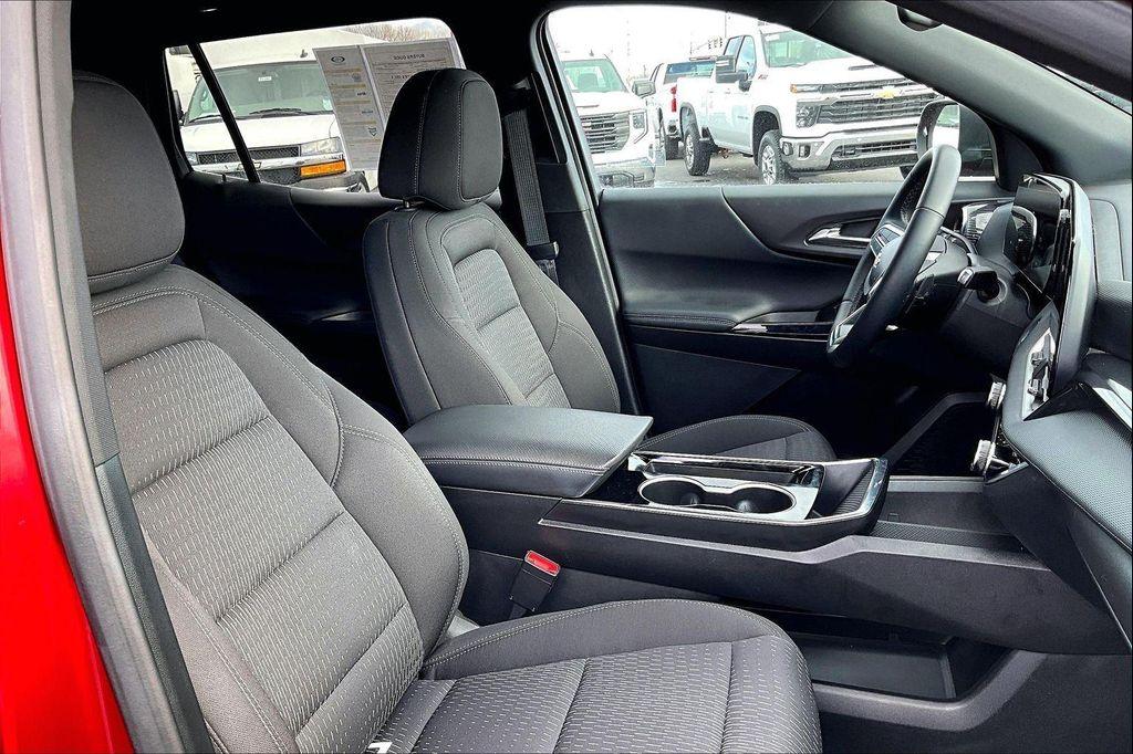 used 2025 Chevrolet Equinox car, priced at $25,569