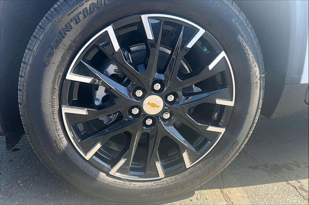 new 2026 Chevrolet Traverse car, priced at $48,070