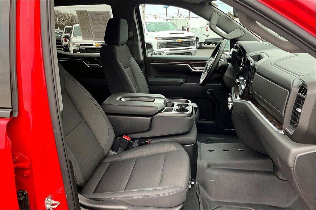 used 2025 GMC Sierra 1500 car, priced at $48,516