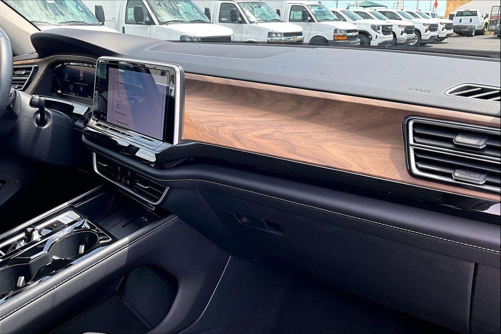 used 2025 Volkswagen Atlas car, priced at $29,861