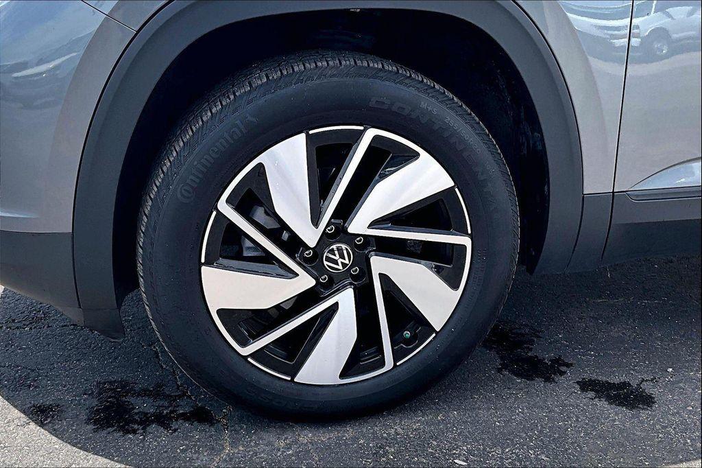 used 2025 Volkswagen Atlas car, priced at $29,861