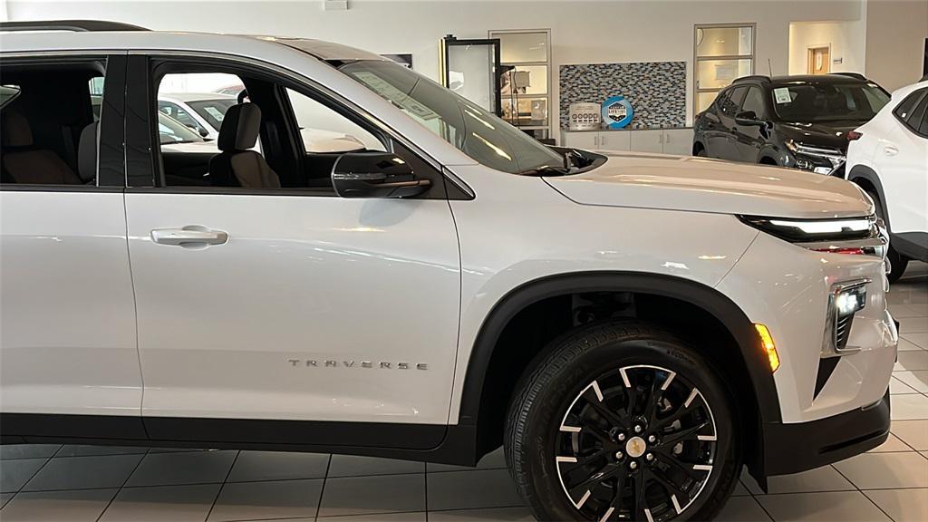 new 2026 Chevrolet Traverse car, priced at $46,190