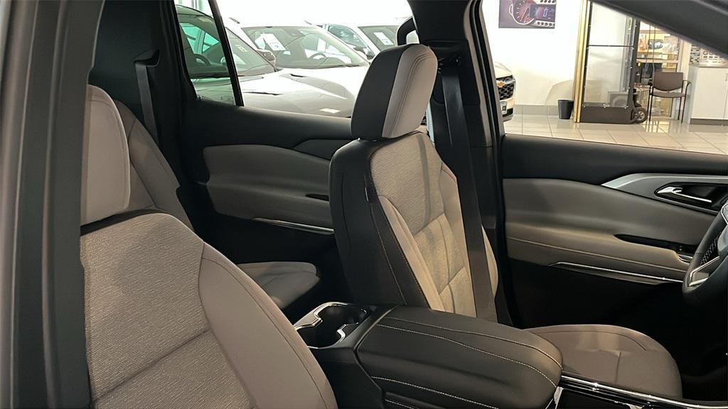 new 2026 Chevrolet Traverse car, priced at $46,190