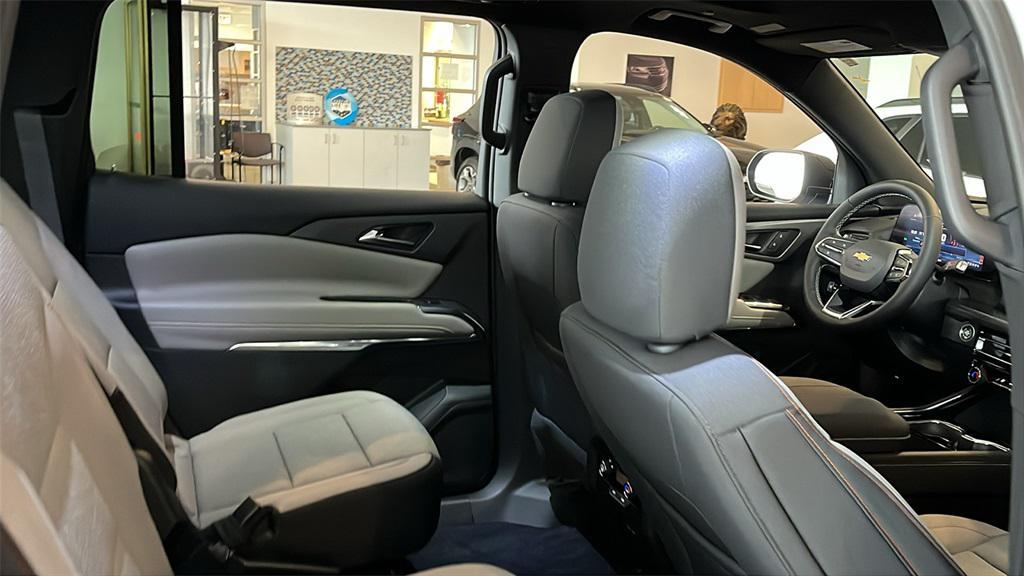 new 2026 Chevrolet Traverse car, priced at $46,190