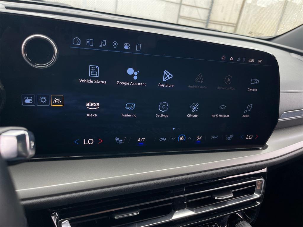 used 2025 Chevrolet Traverse car, priced at $34,254