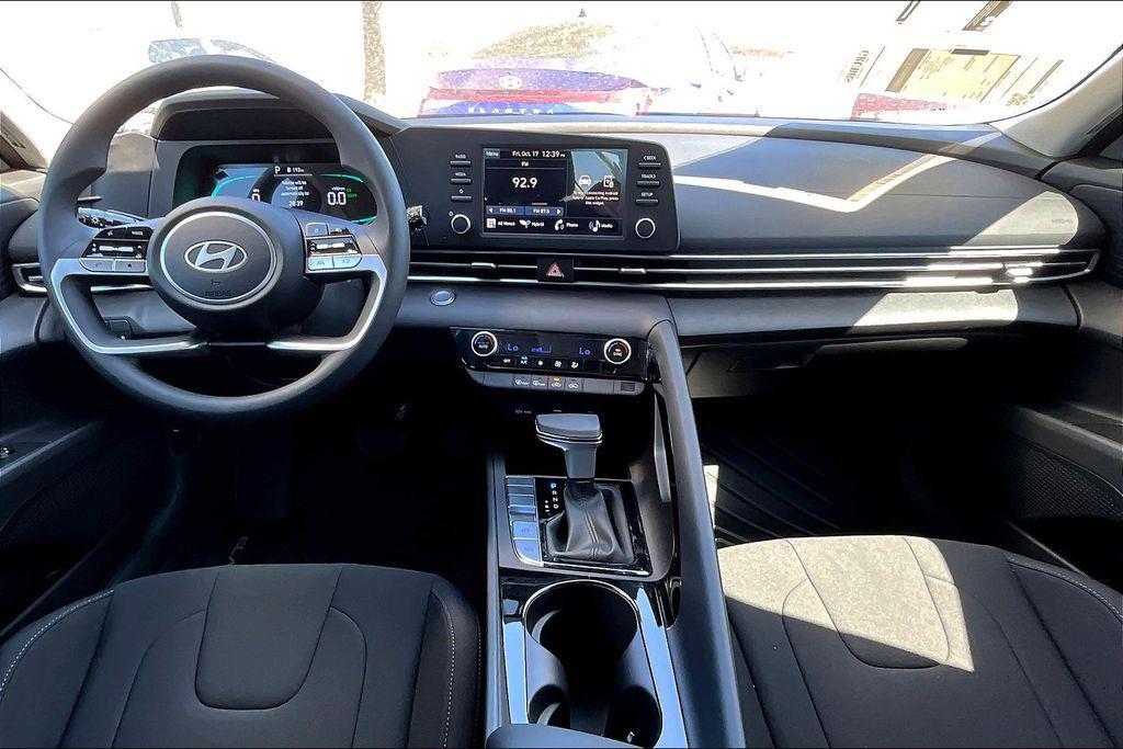 new 2025 Hyundai ELANTRA HEV car, priced at $25,776